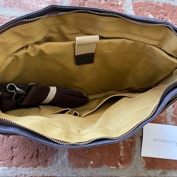 Emissary NWOT laptop messenger briefcase - Picture 6 of 16